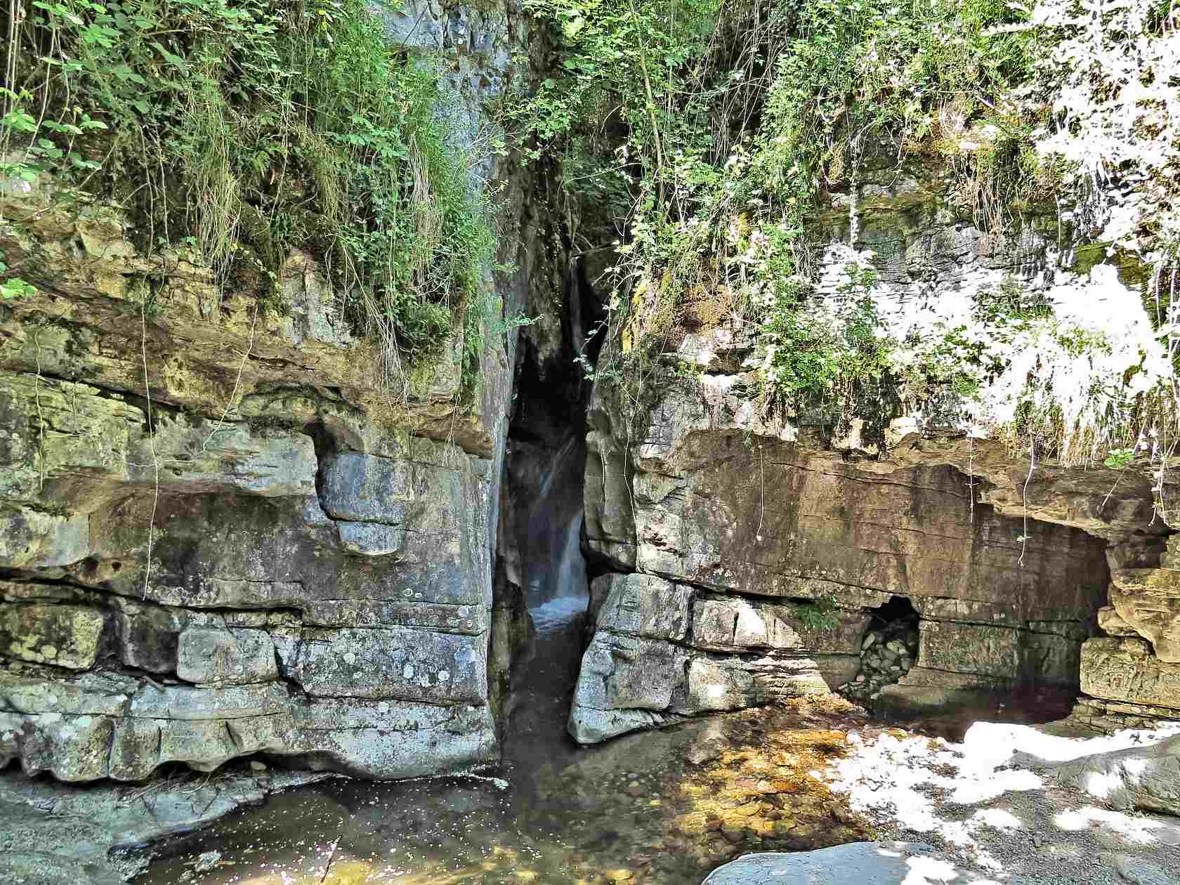 Il Giardino delle Grotte di Ara